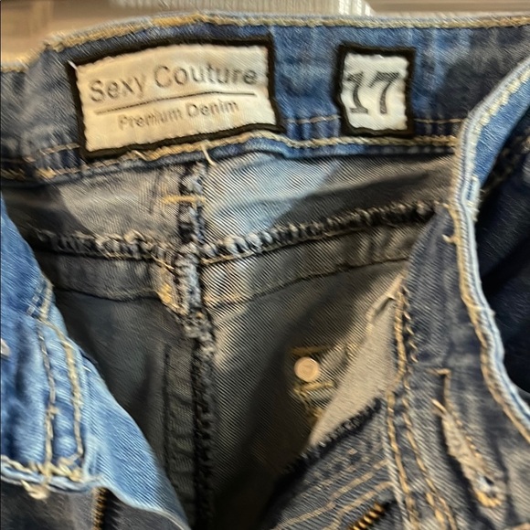 Stylish Blue Cropped Jeans - Picture 5 of 10